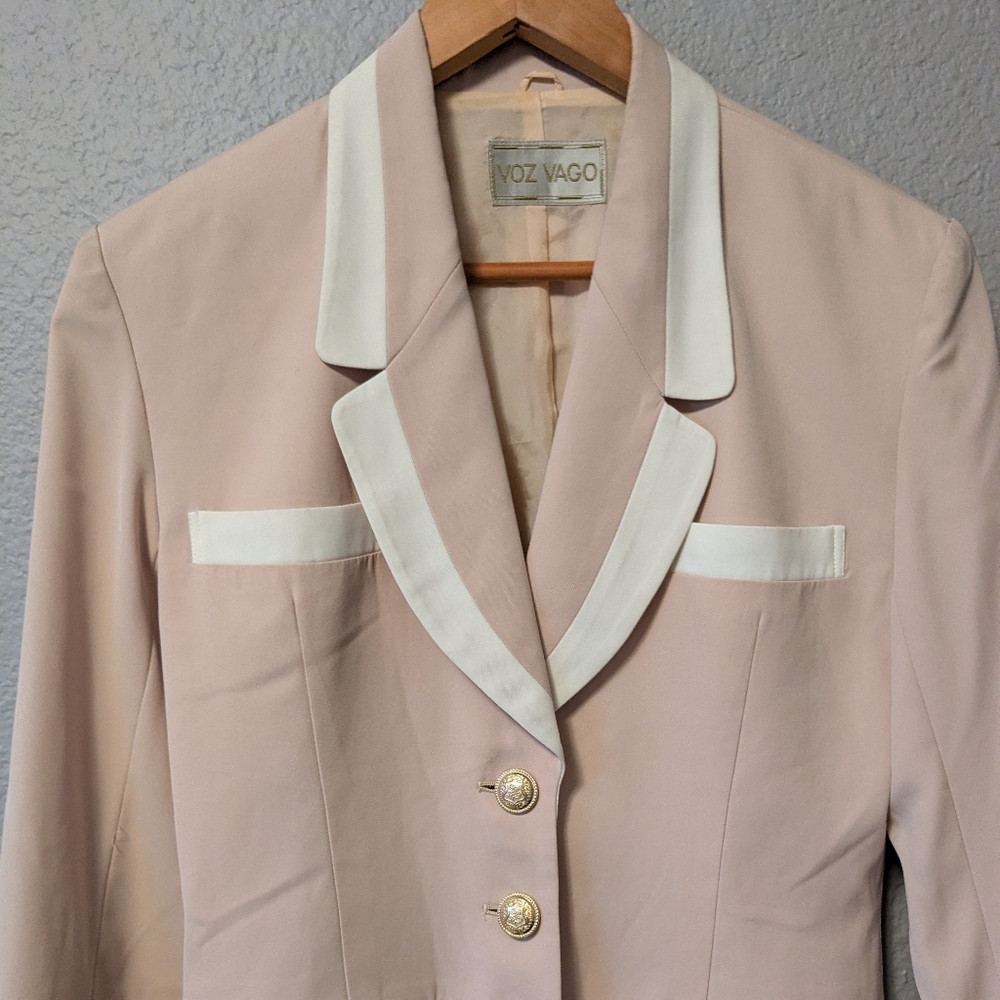 💥SALE💥 Vintage Voz Vago Elegant Beige Blazer with White Accents - Picture 5 of 10
